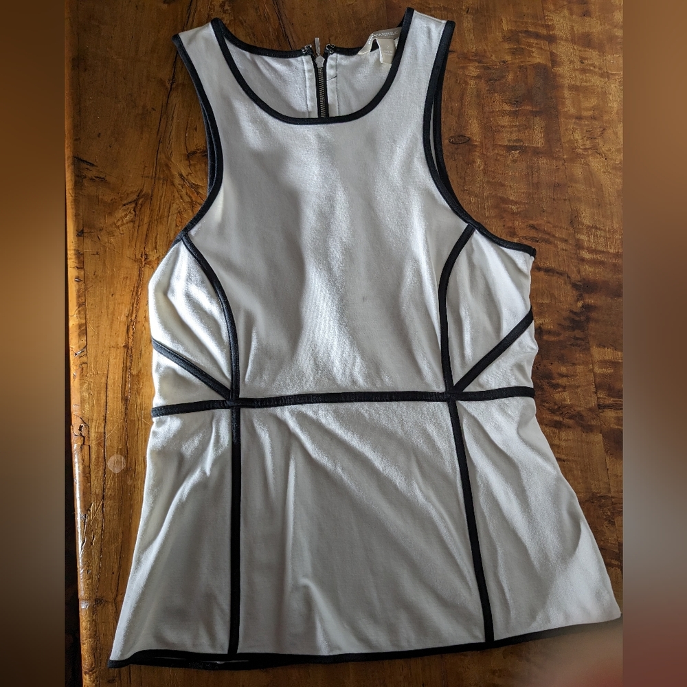 Banana Republic - Sleeveless White Knit Top With Black Trim